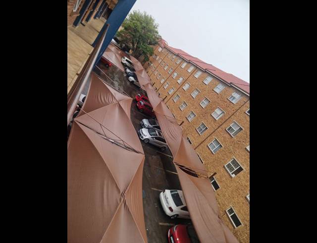 2 BEDROOM APARTMENT FOR SALE IN KEMPTON PARK